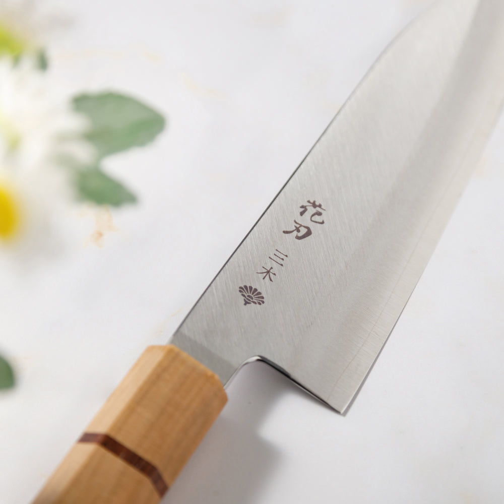 花刃包丁 (Hanaha Hocho) 6.5-Inch Santoku Knife – VG10 Steel, Mirror Polished Blade, Made in Miki, Japan
