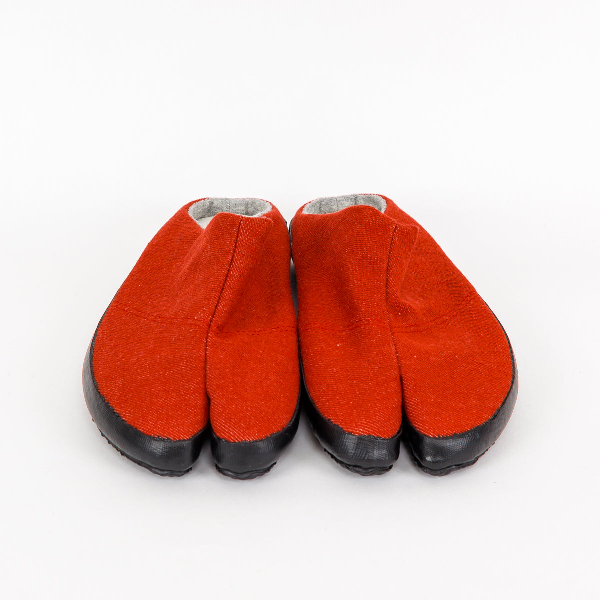 Tabi sandals