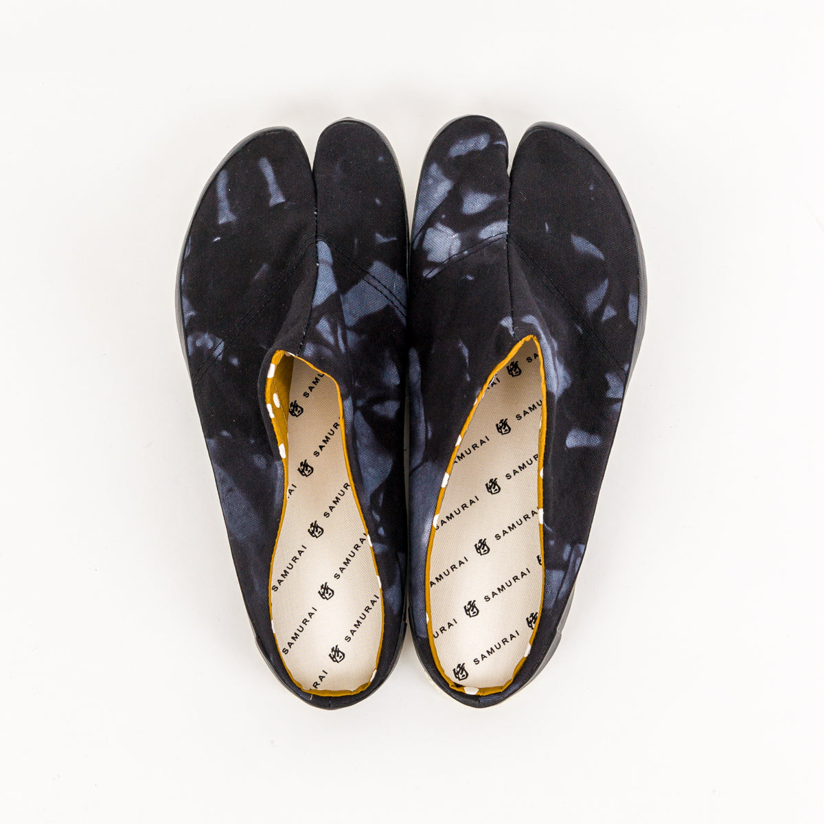 Tabi sandals
