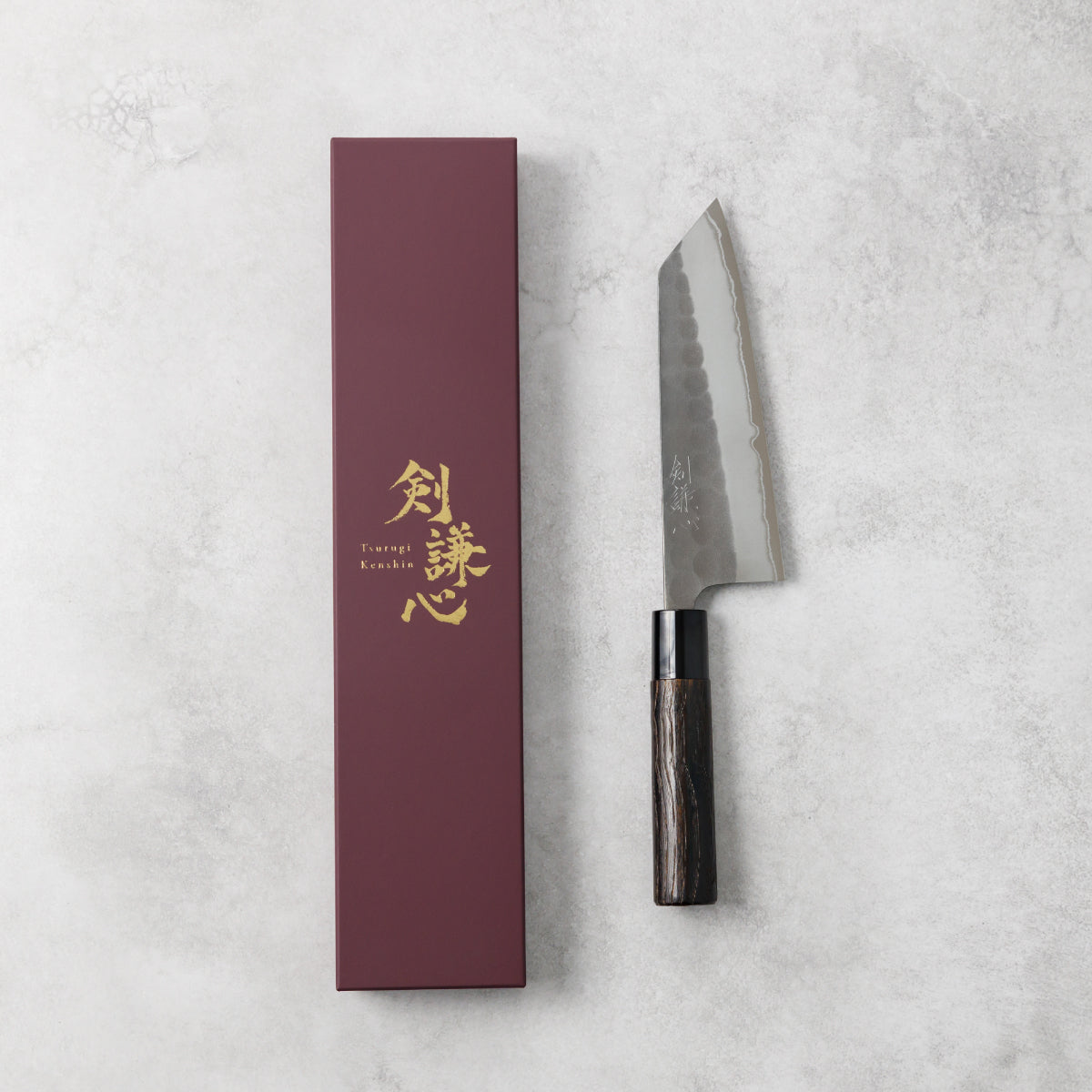 剣謙心 Stainless Steel Black Tsuchime Santoku Knife 165mm – Versatile Double-Bevel Chef’s Knife | White #2 Steel Core | Handmade in Tsubame-Sanjo
