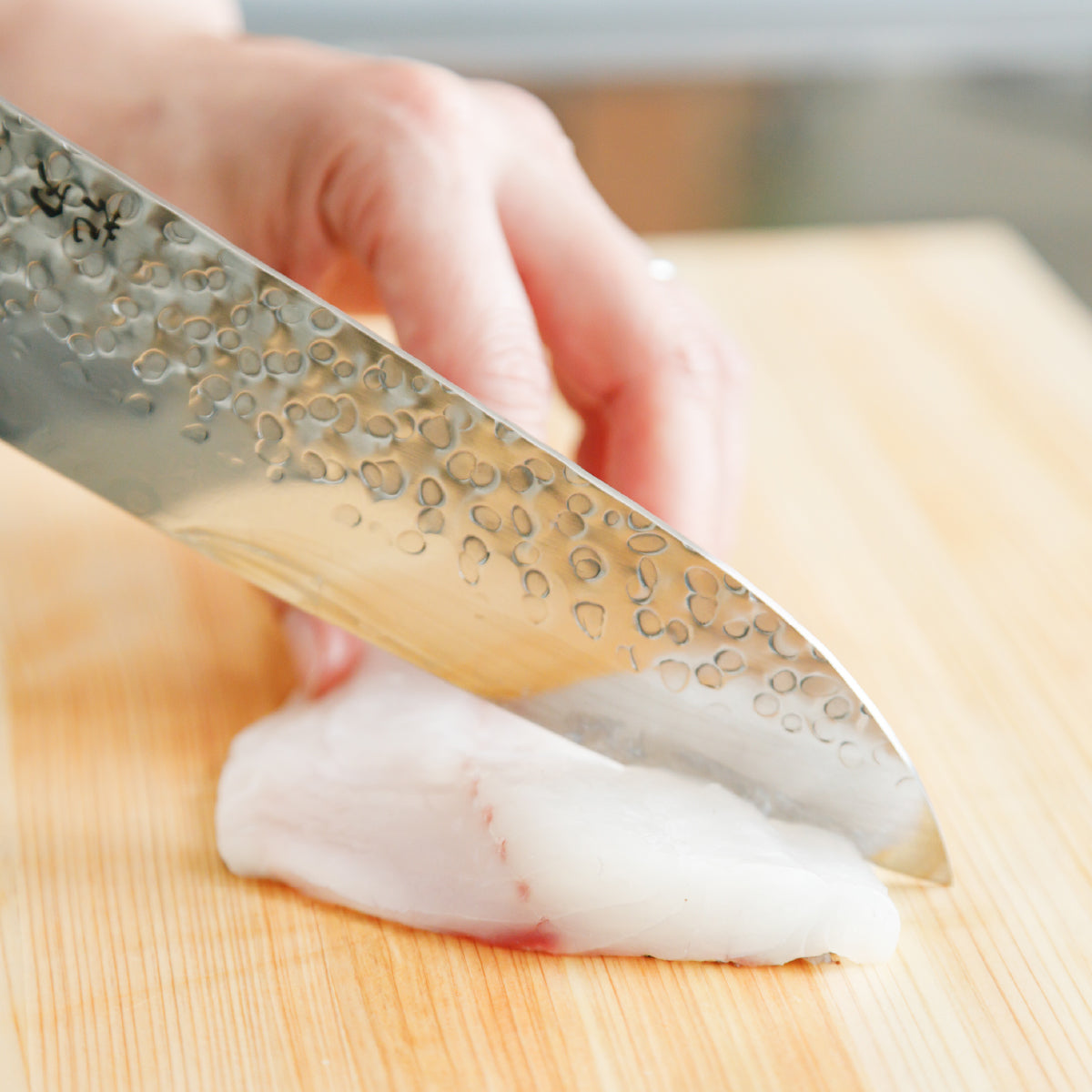 Santoku Knife, 7.1 Inch Japanese Kitchen Knives, 花刃包丁 堺, High Carbon Stainless Steel, Hammered Damascus, HOUCHO