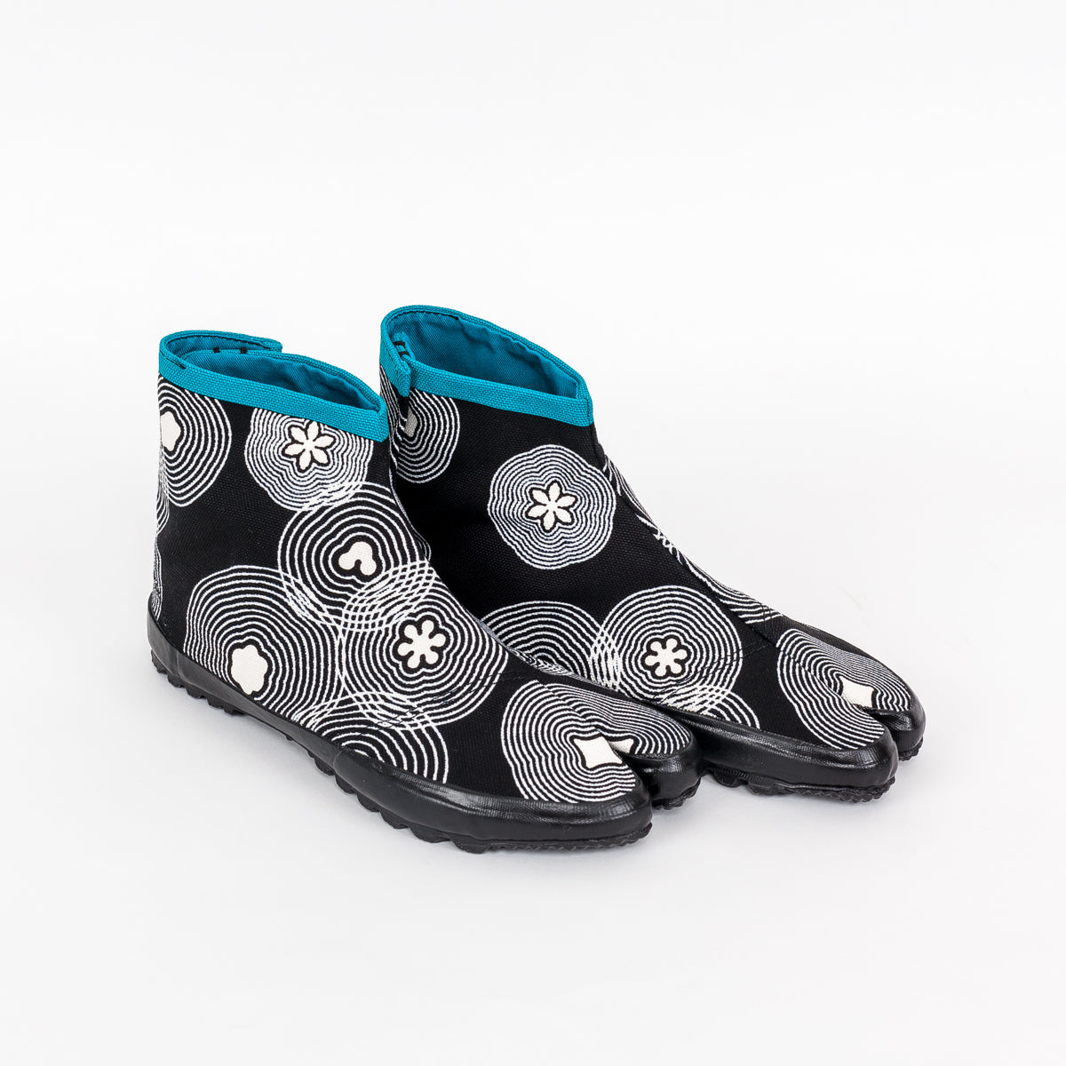 tabi shoes