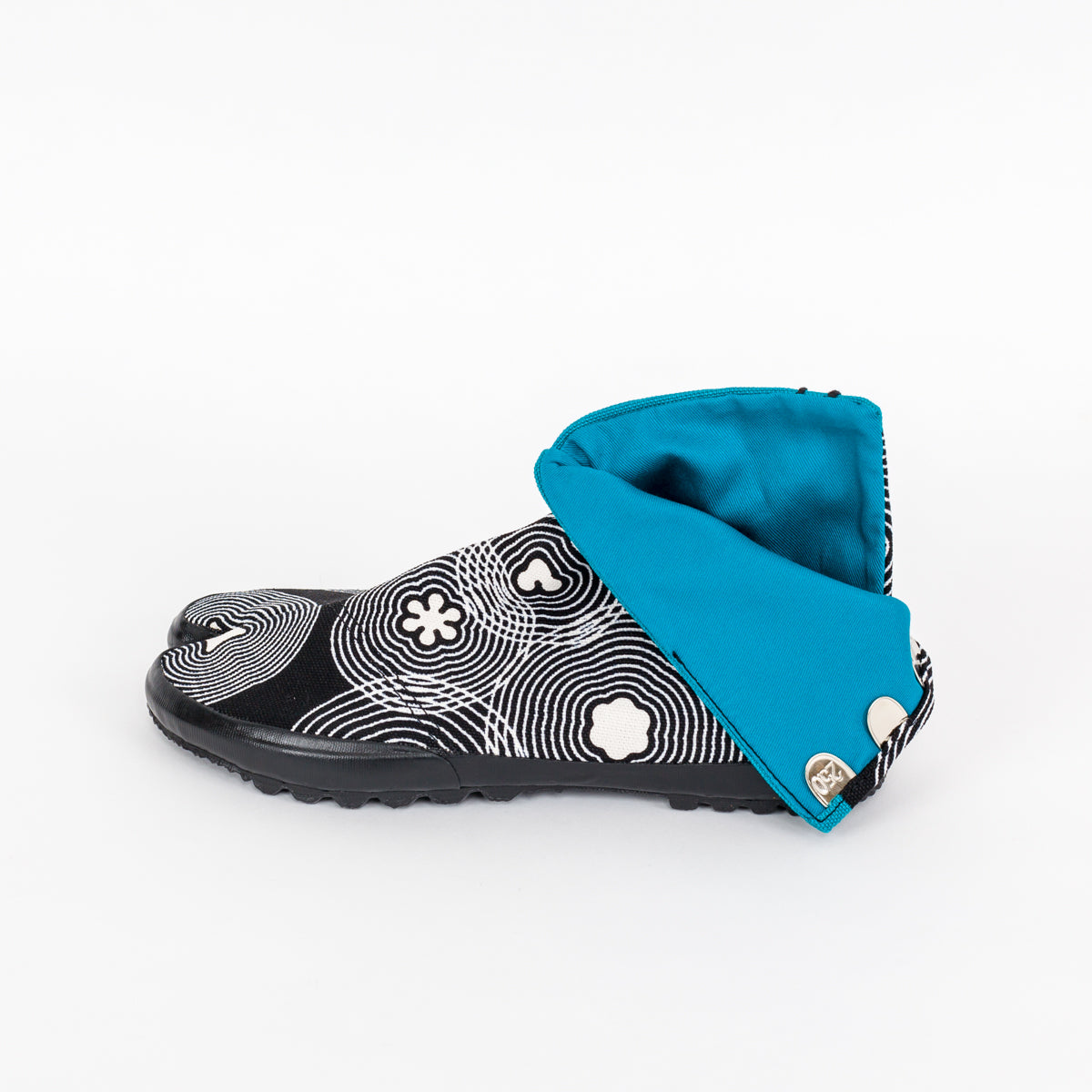 tabi shoes