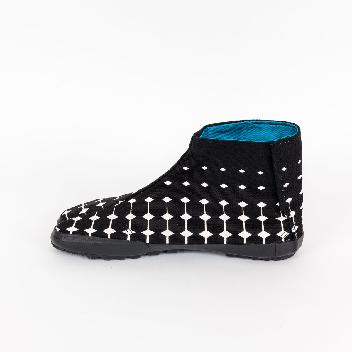 tabi shoes