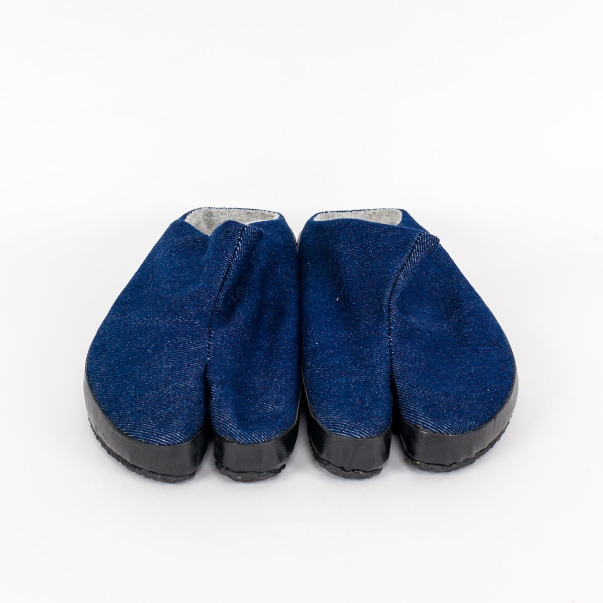 Tabi sandals