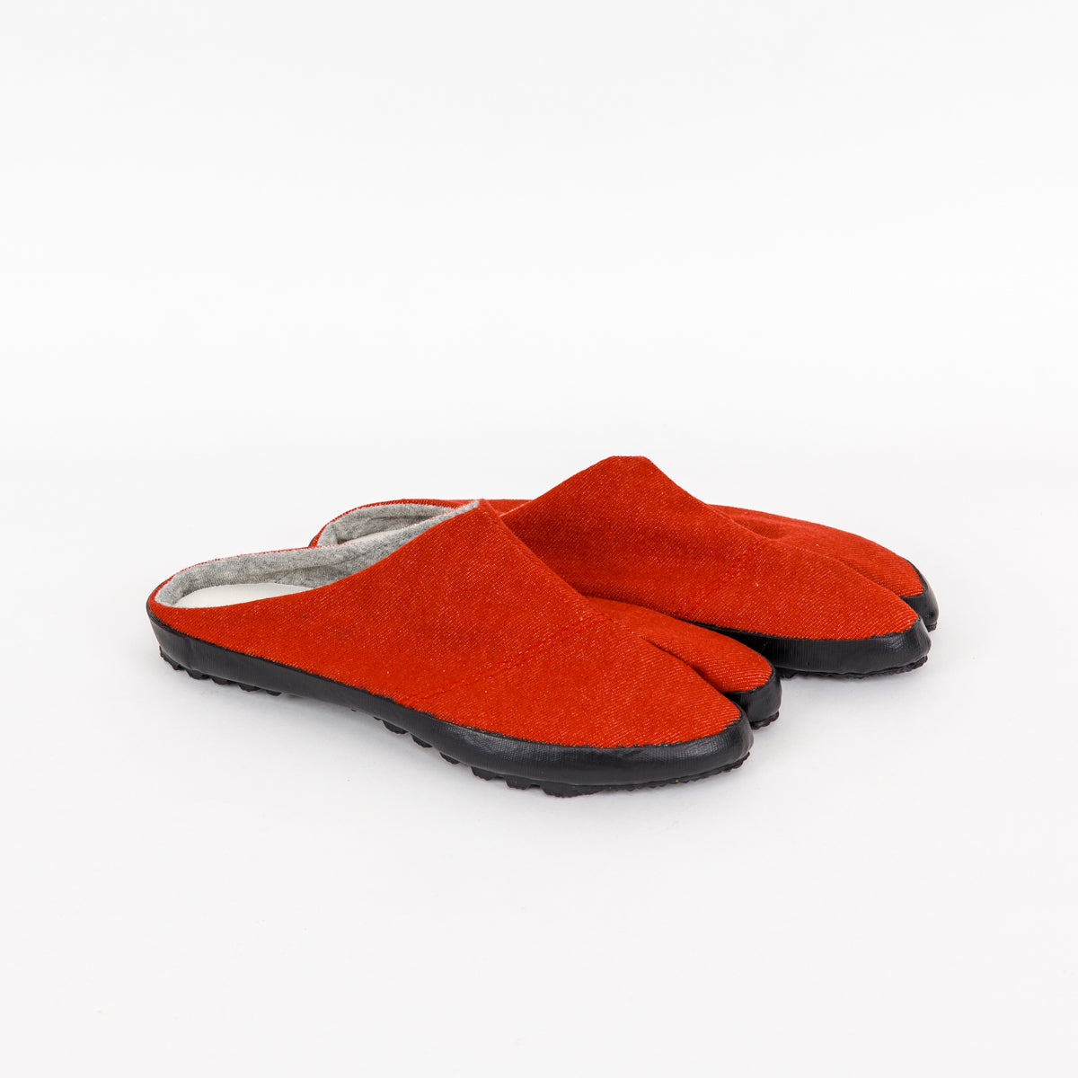Tabi sandals