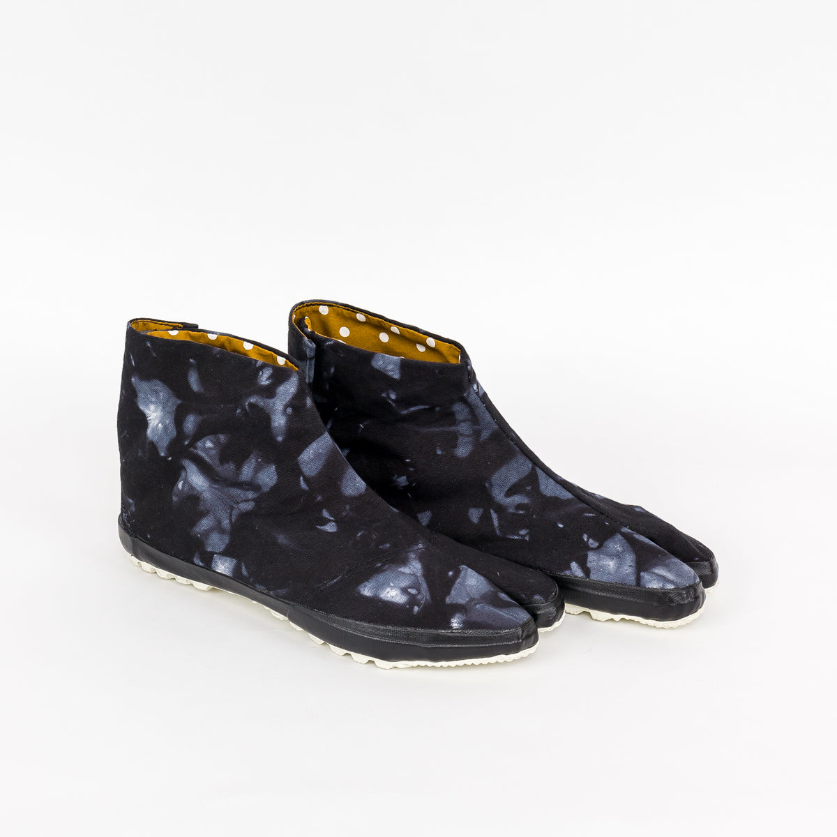 tabi shoes