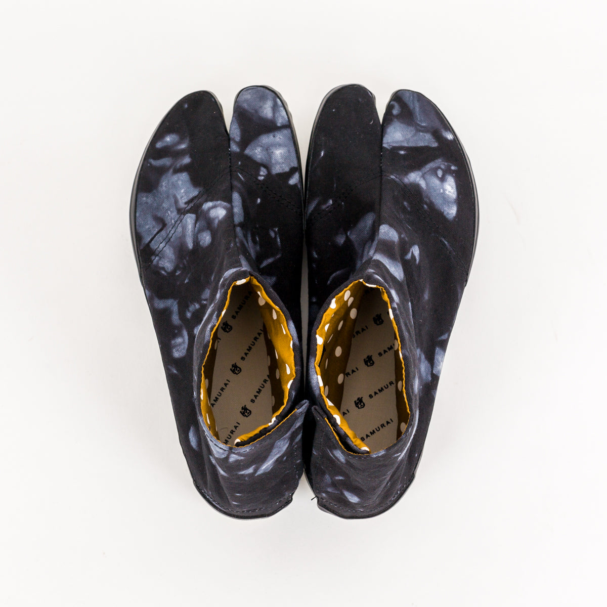 tabi shoes
