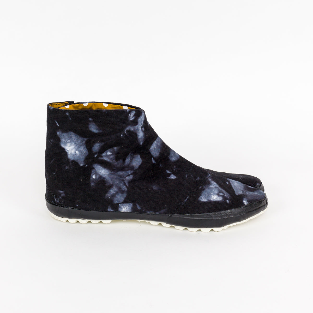 tabi shoes