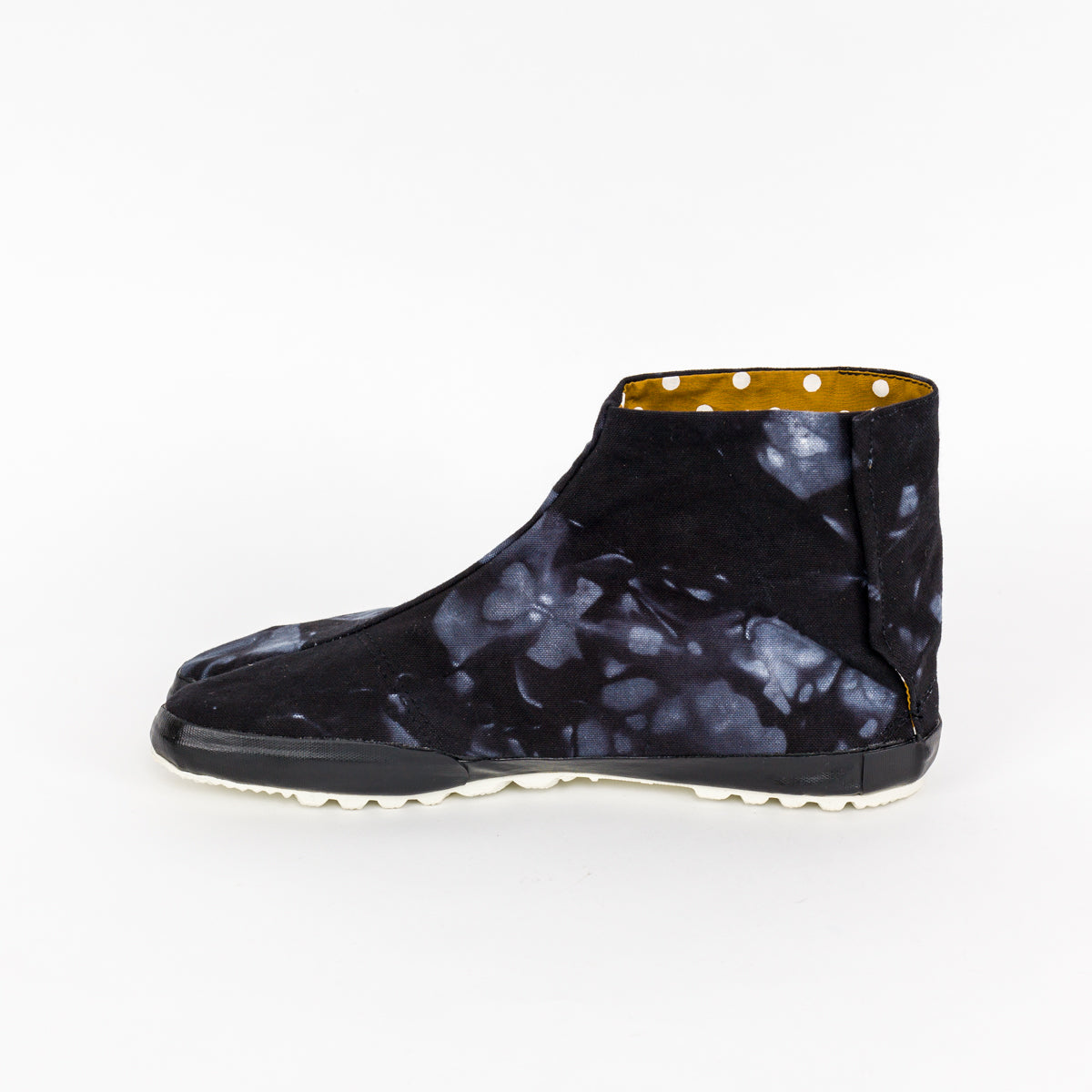 tabi shoes