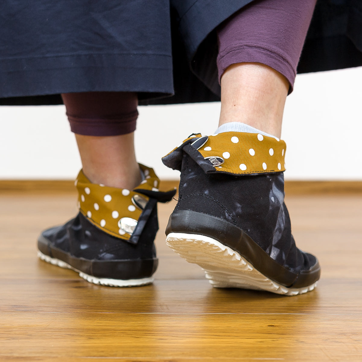 Japanese Tabi Shoes - Kyo Montsuki Kagozome Shikkoku / boots, sneakers, jika tabi, ninja, Men's, Women's