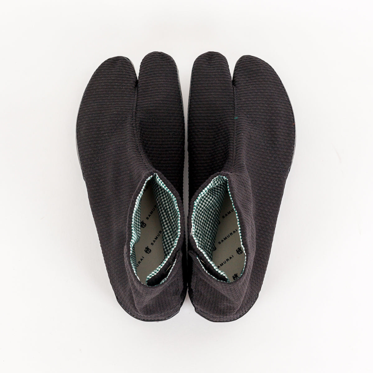 tabi shoes