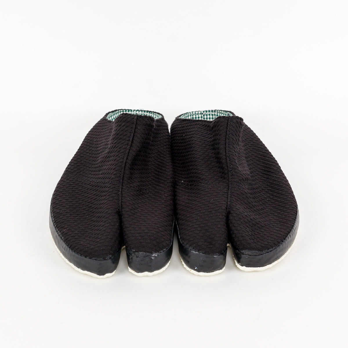 Tabi sandals