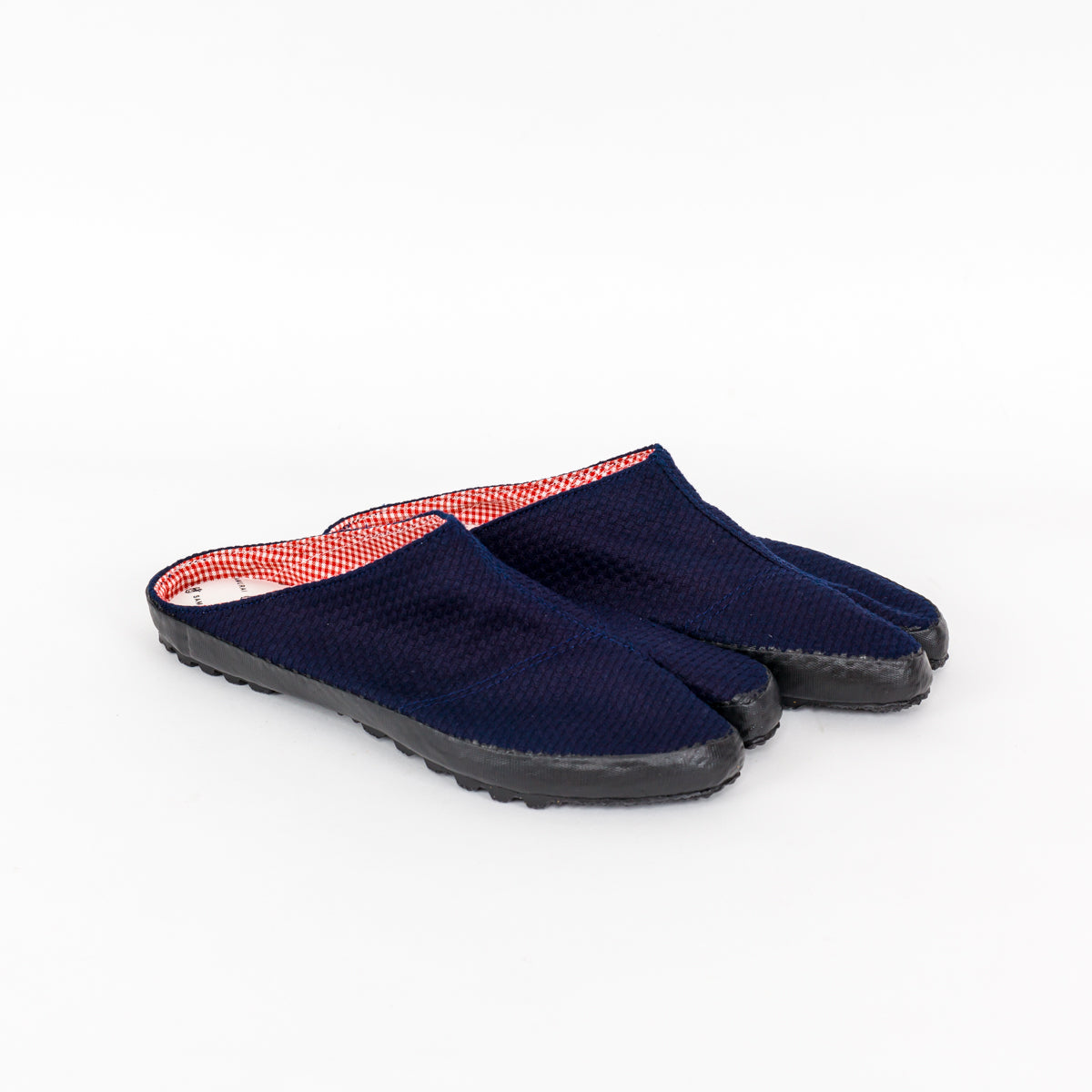Tabi sandals