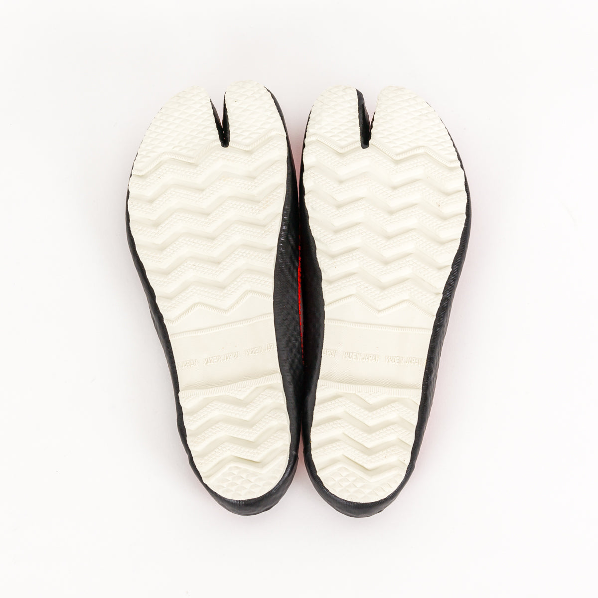 Tabi sandals