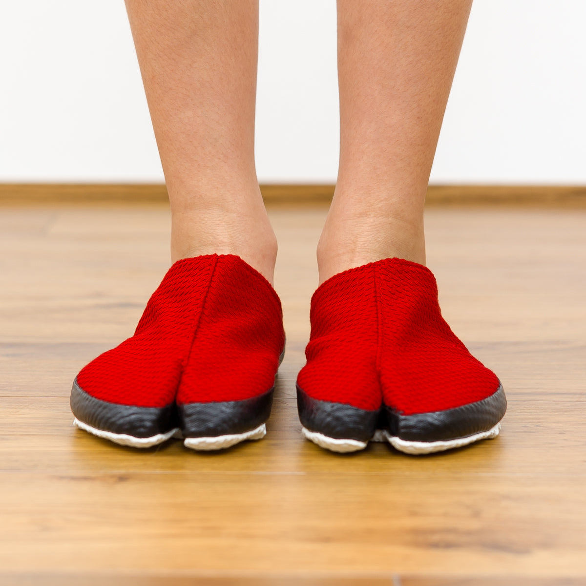 Tabi sandals
